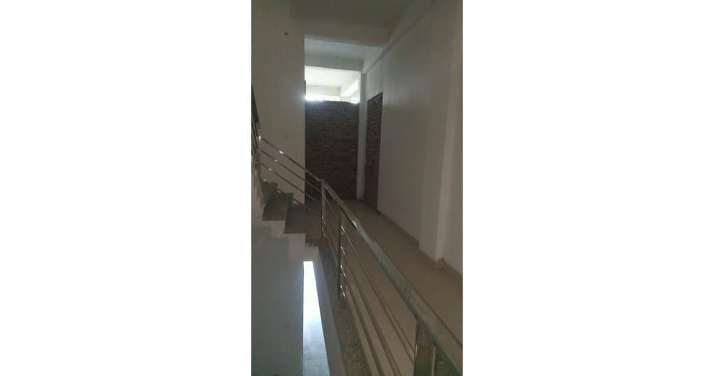 Rent Now 900 SqFt Hall Near Dental College Road, Bareilly — thumbnail 3