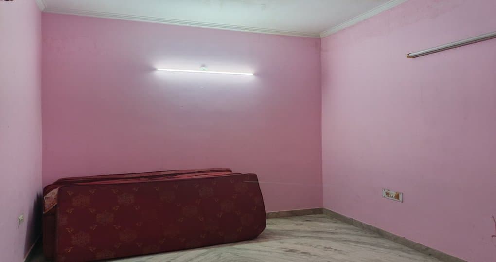 Rent Now 4BHK House for Commercial use Near Delapeer Road, Bareilly — thumbnail 8
